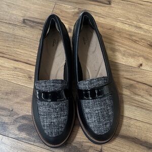 Clarks Black Tweed-Accent Patent Loafers size 11